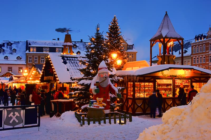 What Does The Christmas Lighting Process Look Like?